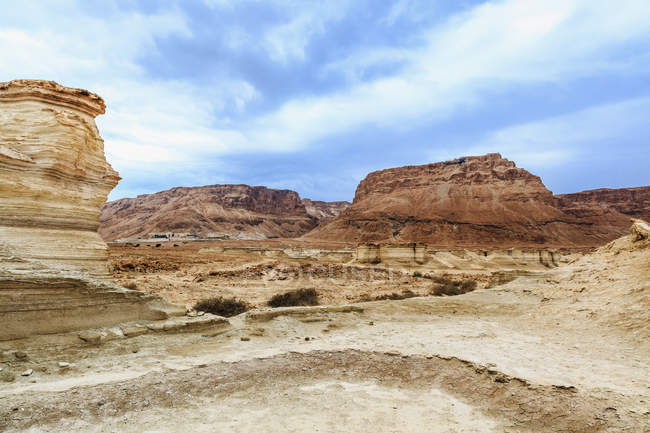Fortaleza en el desierto de Judea - foto de stock