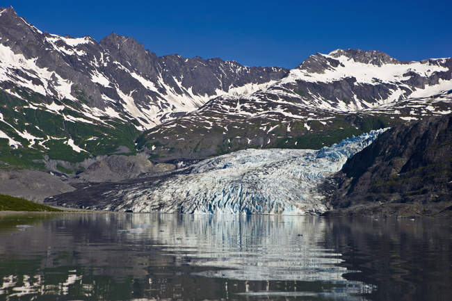 Shoup-Gletscher spiegelt sich — Stockfoto