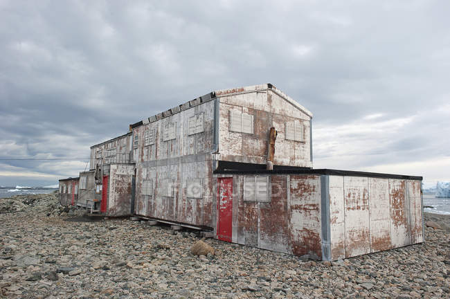 Табір будівлі; Антарктида — стокове фото
