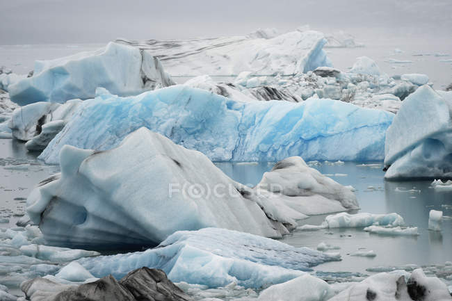 Laguna glaciale durante il giorno — Foto stock