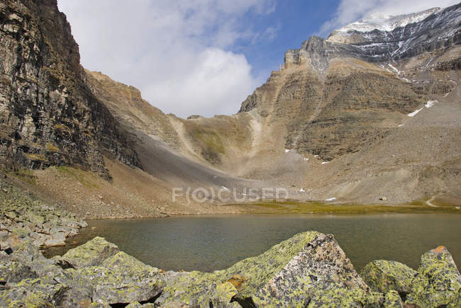 Sentinel Pass And Mount Temple — Stock Photo