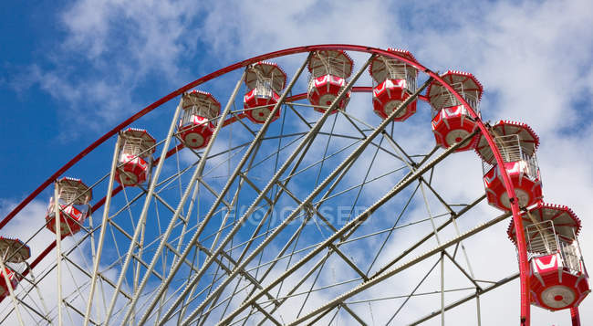 Большой красный Ferris Whee — стоковое фото