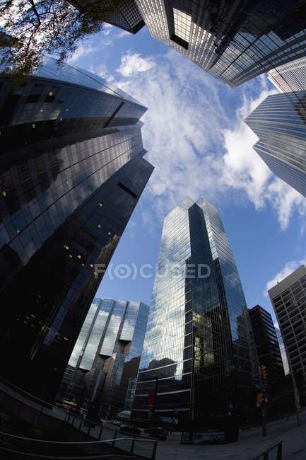 Bâtiments de bureaux en verre — Photo de stock