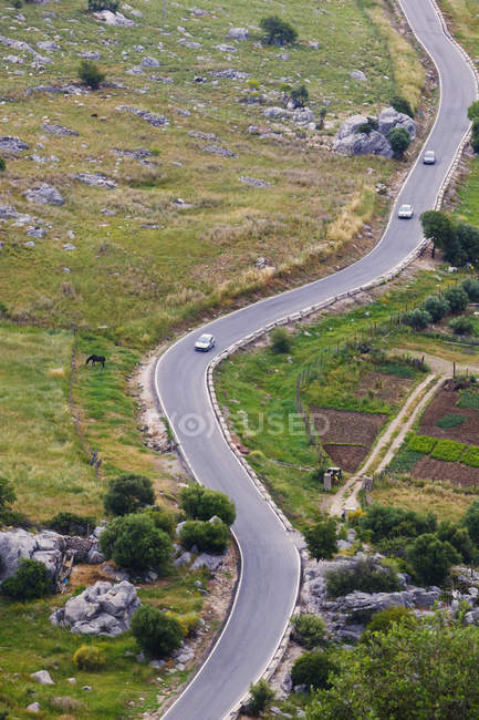 Estrada sinuosa que conduz a Grazalema — Fotografia de Stock
