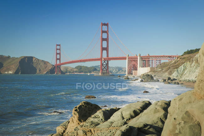 Мост Золотые ворота от пляжа Бейкер — стоковое фото