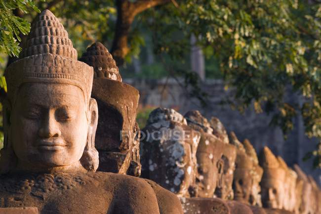 Tête Statues au Cambodge — Photo de stock