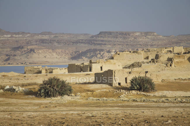 Заброшенные песчаные здания — стоковое фото