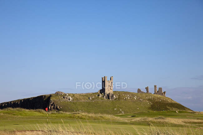 Vista do Castelo de Dunstanburgh — Fotografia de Stock