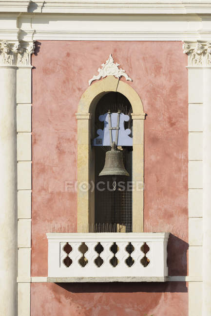 Glockenturm in portugal — Stockfoto