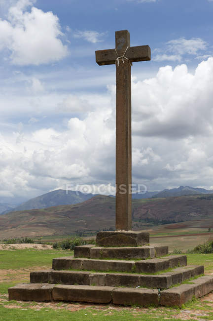 Temple Cross In Sacred Valley — Stock Photo