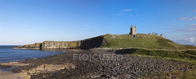Castle on green hill — Stock Photo