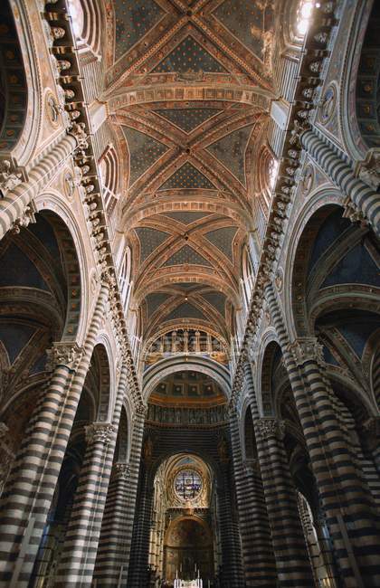 Interior de Catedral de Orvieto - foto de stock