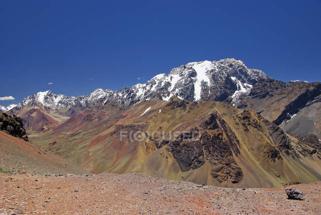 Cumbre de Montaña en Andes de Argentina - foto de stock