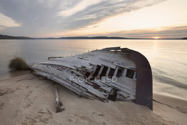 Ruins Of Old Boat — Stock Photo