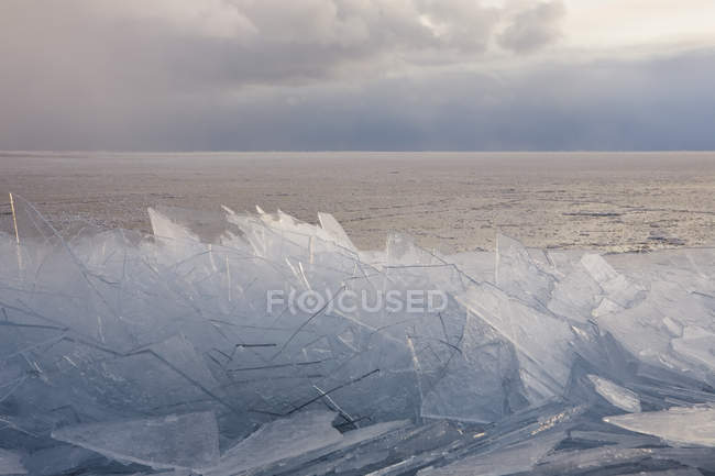 Morceaux de glace sur le lac Supérieur — Photo de stock