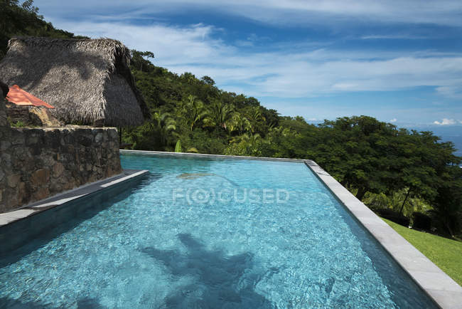 Turquoise pool water — Stock Photo