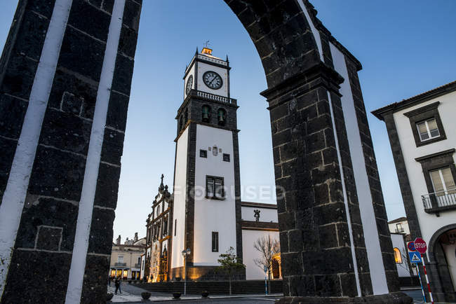 Puertas a la ciudad, Ponta Delgada - foto de stock