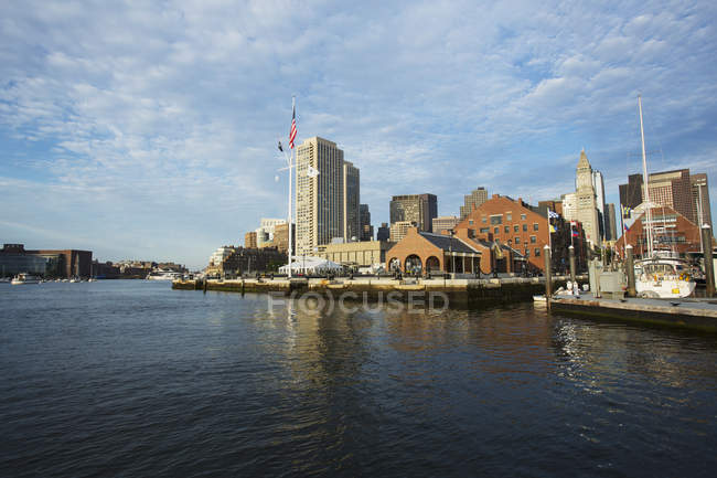 Skyline Бостон з води — стокове фото