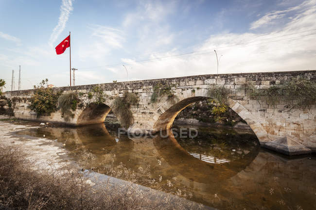 Bridge at the entrance to Tarsus — Stock Photo