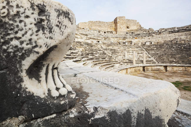 Ruinas del anfiteatro en Turquía - foto de stock