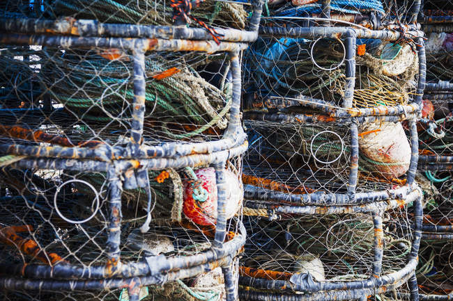 Engins de pêche empilés — Photo de stock