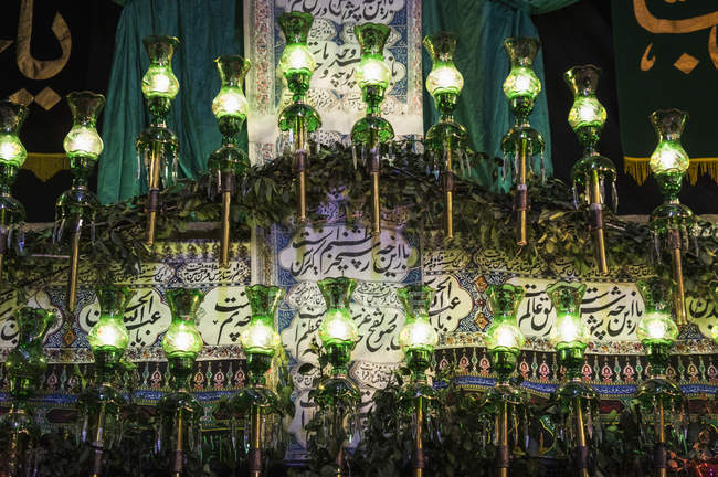 Lampes dans l'affichage Ashura — Photo de stock