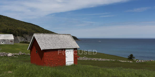 Piccolo capannone rosso — Foto stock
