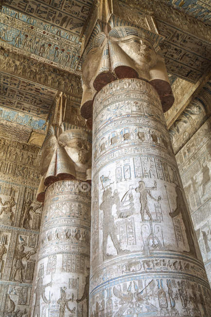 Colonne dalla testa di Hathor — Foto stock