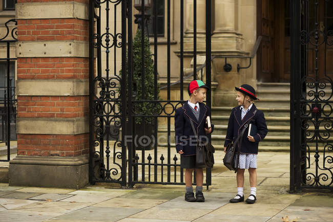 Young boy and girl — Stock Photo