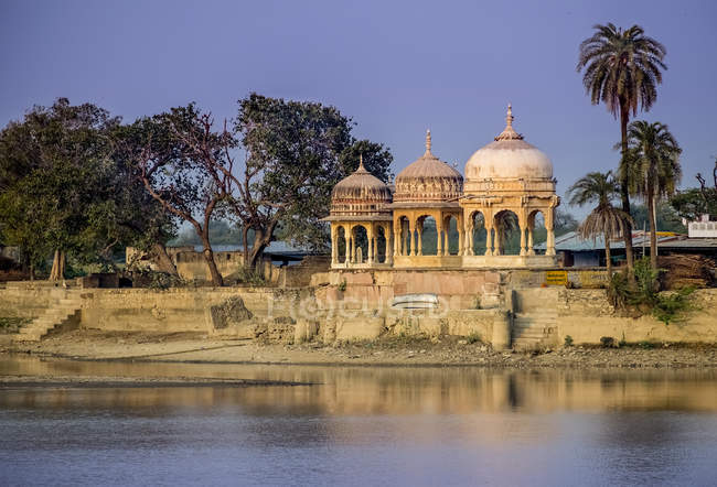 Chhatri, pabellones en forma de cúpula - foto de stock