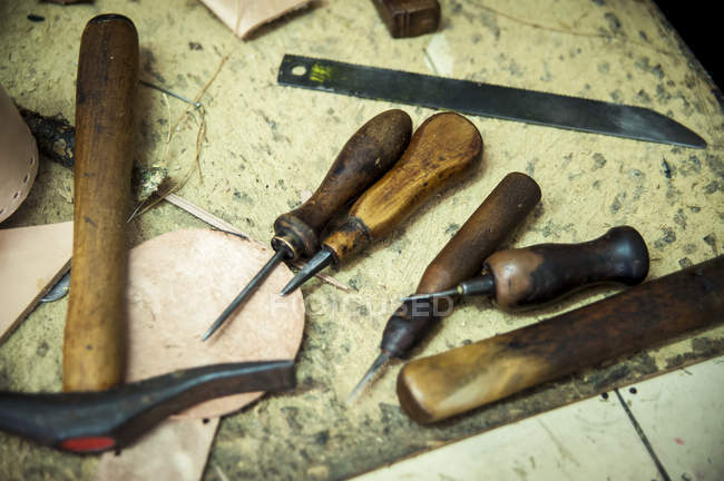 Craftsmans tools for leather work. Pelotas, Rio Grande do Sul, Brazil — Stock Photo