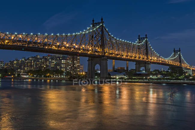 Queensboro Bridge at twilight — Stock Photo