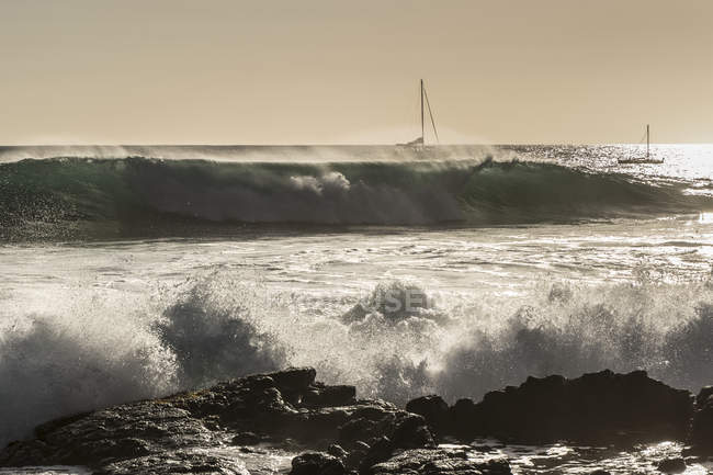 Surf on the Kona coast — Stock Photo