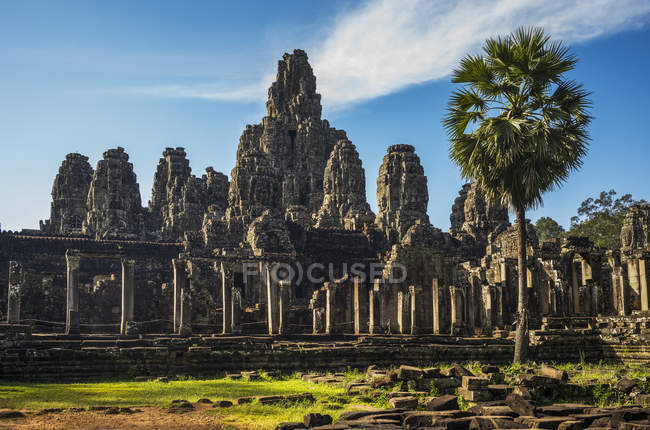 Templo de Bayon en Camboya - foto de stock