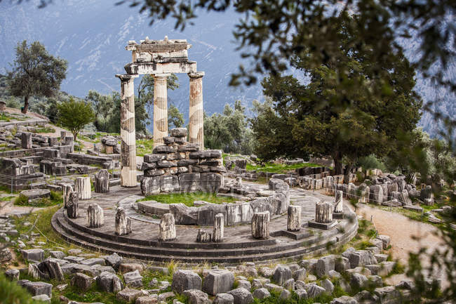 Santuario di Atena in cima alla collina — Foto stock
