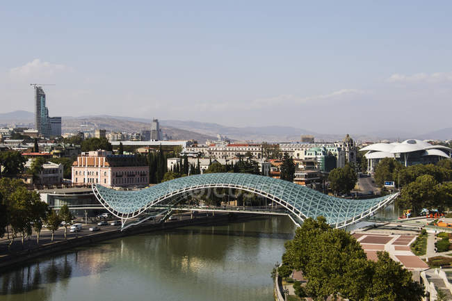 Puente de la Paz, Tiflis - foto de stock