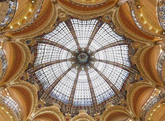 Купол на Galeries Lafayette — стокове фото