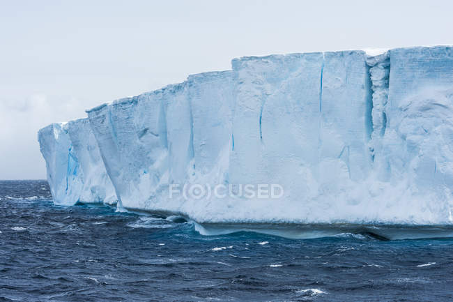 Tabular iceberg in water — Stock Photo