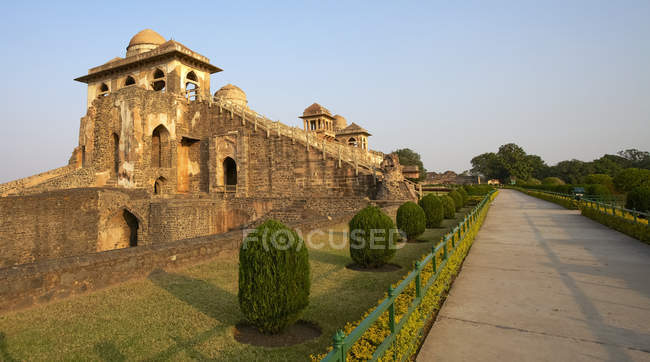 El palacio Jahaz Mahal - foto de stock