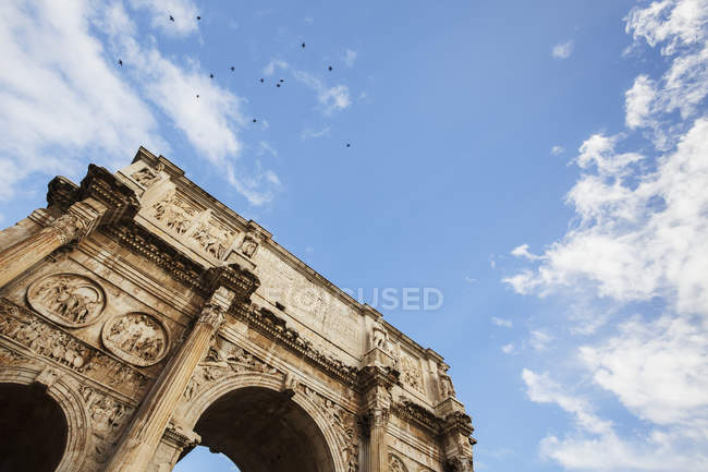 Ornate wall of Arch of Constantine — Stock Photo