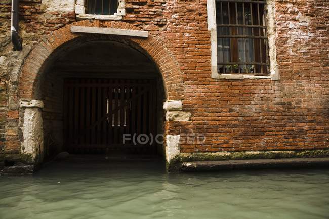 Place For Mooring and arch — Stock Photo