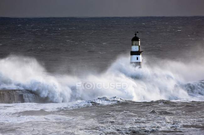 Waves Crashing On Lighthouse — Stock Photo