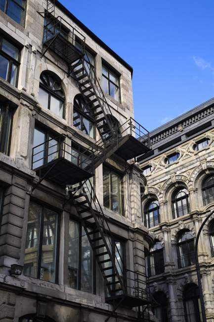 Edificios, Old Montreal, Quebec, Canadá - foto de stock