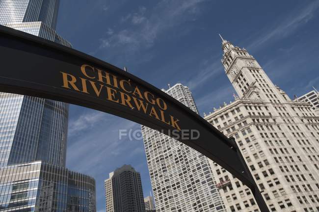 Чикаго Riverbank знак — стокове фото