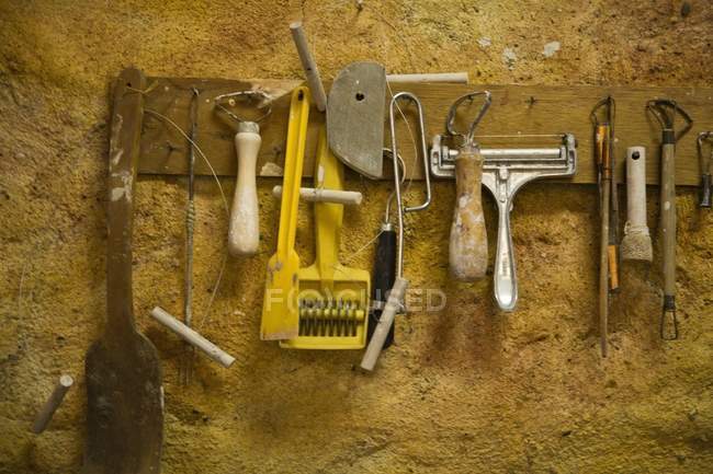 Antique Mexican Tools, Nidart Gallery, Historic District, Old Mazatlan, Sinaloa State, Mexico — Stock Photo