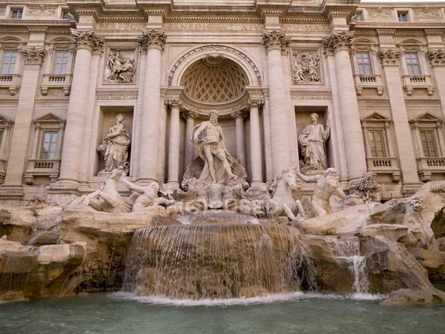 Fontaine de Trevi à Rome — Photo de stock