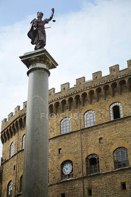 Statue Of Soldier Holding A Scale — Stock Photo