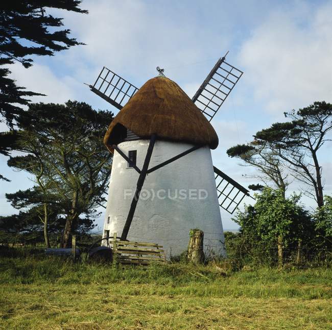 Altmodische Windmühle — Stockfoto