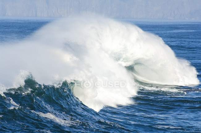 Волны над морем — стоковое фото