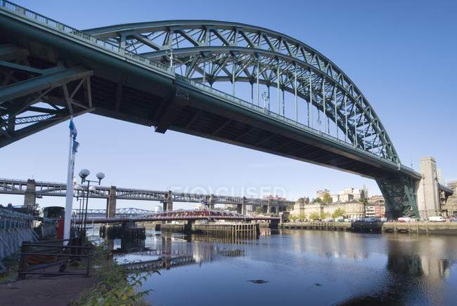 Ponte di Tyne sul fiume — Foto stock